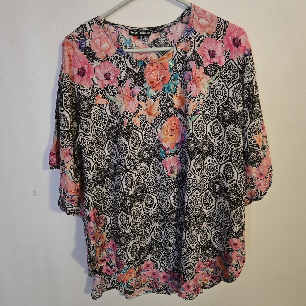 Tolani Black and White Relaxed Blouse with 3/4 Sleeves